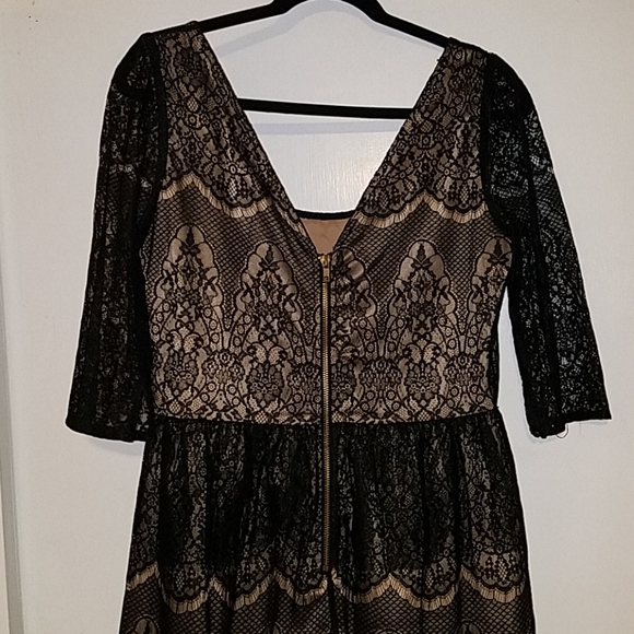 Black lace dress - Picture 3 of 6